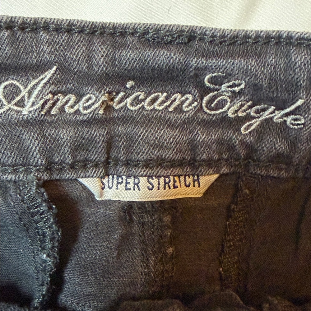American Eagle Black Jean Shorts with Zipper Details - Picture 5 of 6